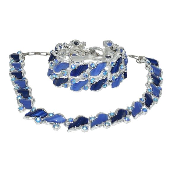 Vintage 1960s Silvertone Blue Thermoset Necklace Bracelet Set - Picture 1 of 11